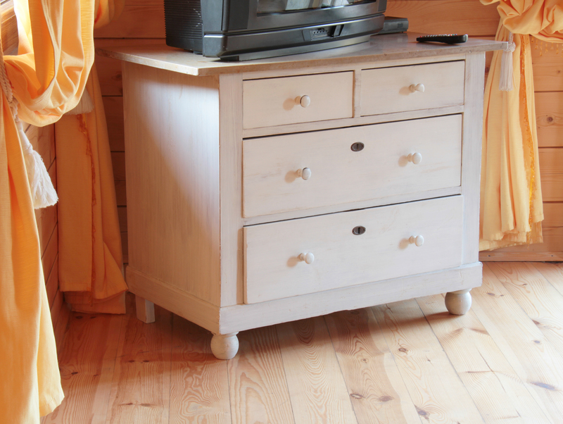 Eco-Friendly Crafting: Upcycle Trash into Stylish and Functional Creations